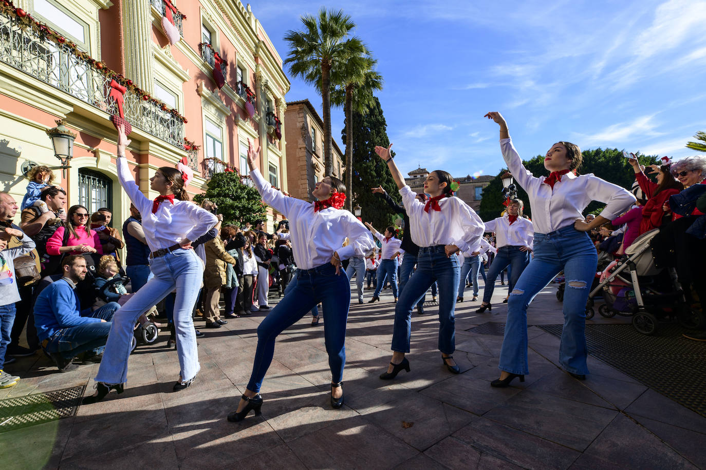 Fotos: Murcia se llena de ambiente de navideño este lunes