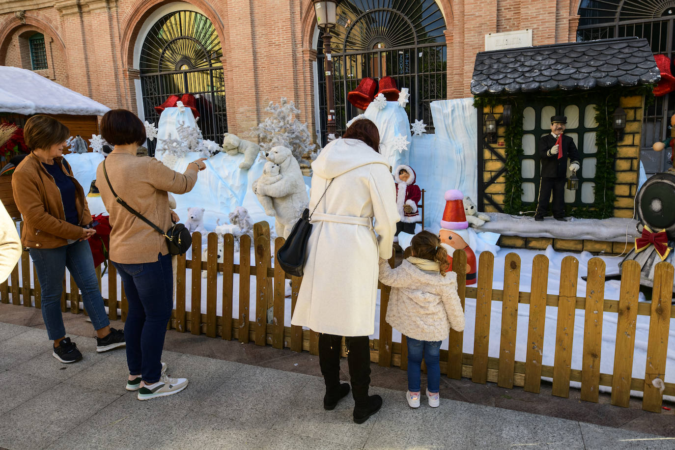 Fotos: Murcia se llena de ambiente de navideño este lunes