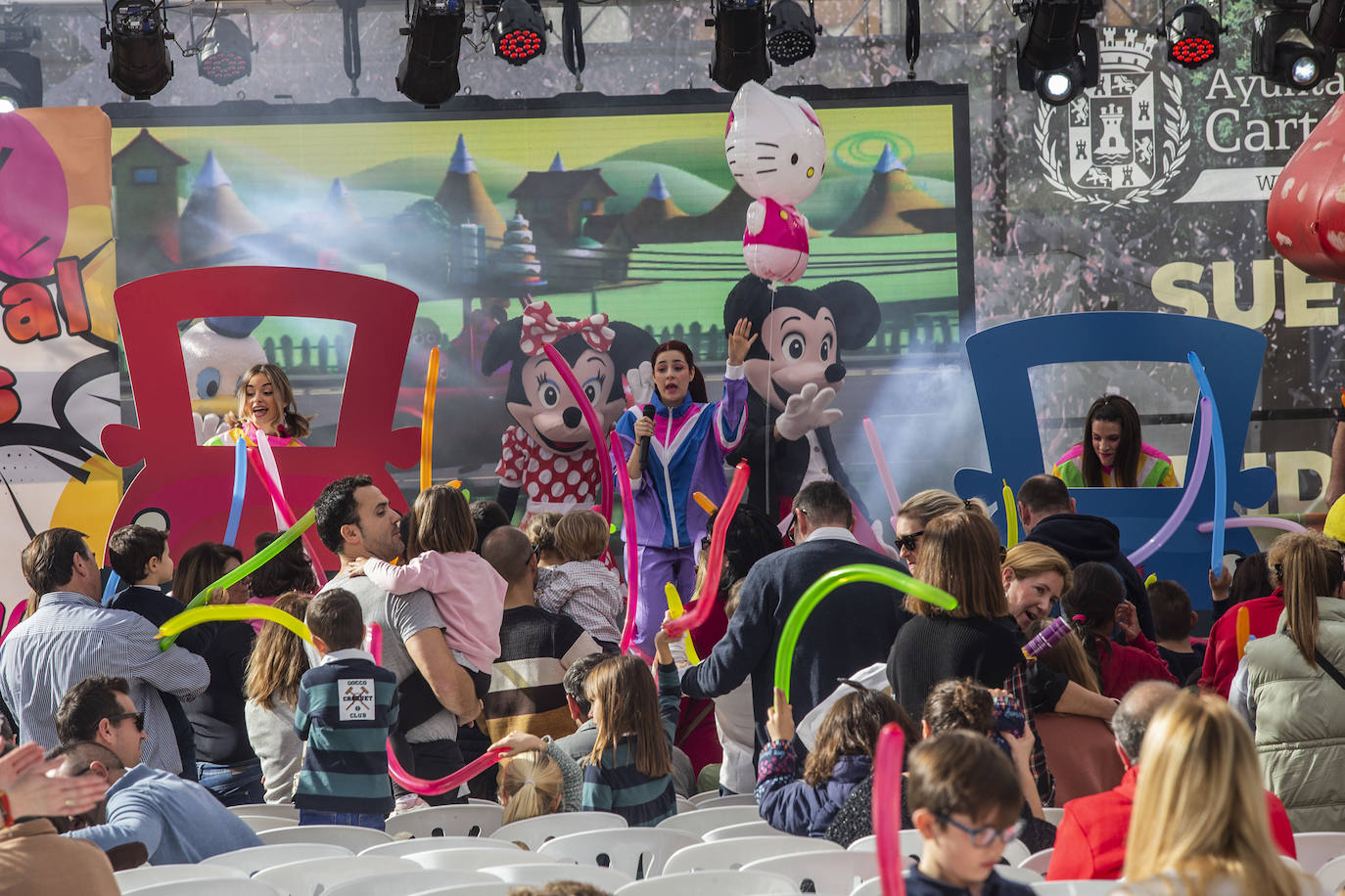 Fotos: Imágenes del ambiente navideño este lunes por las calles de Cartagena