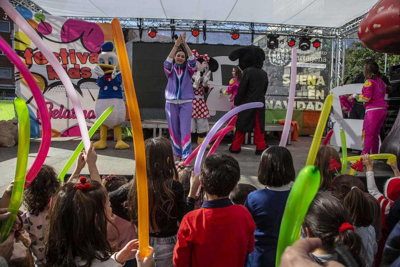 Fotos: Imágenes del ambiente navideño este lunes por las calles de Cartagena