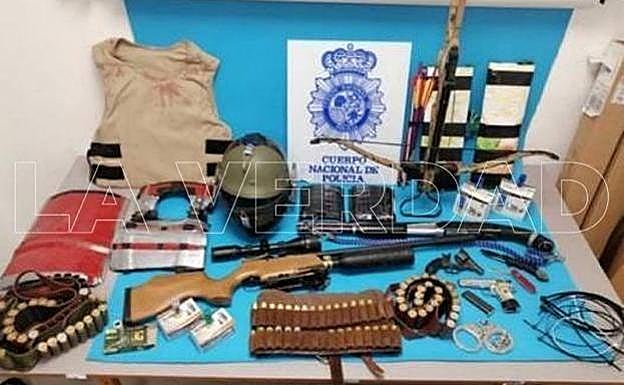 Armamento que intervino la Policía al atrincherado de Cañada Hermosa.