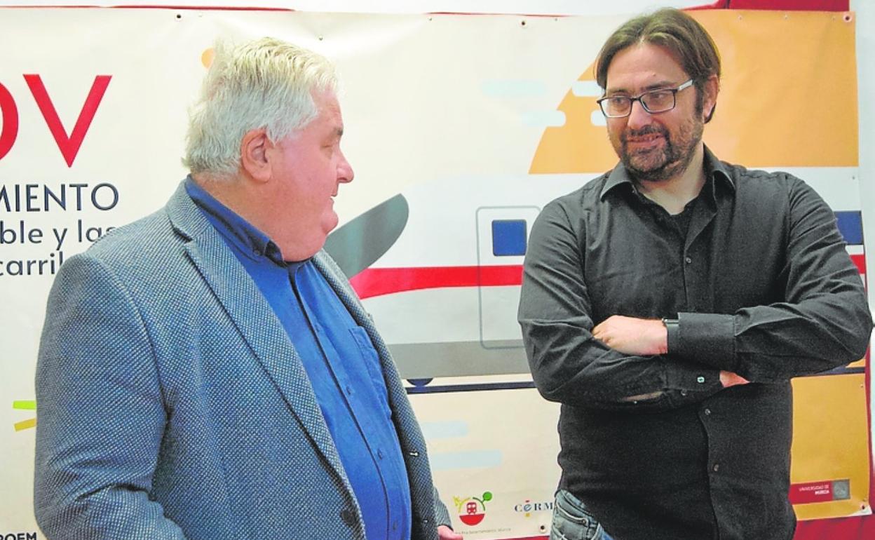 El presidente de Consumur, Roberto Barceló, y Domingo Centenero. 