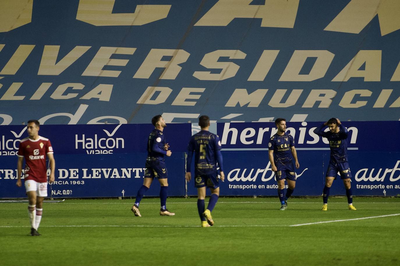 Fotos: Derbi benéfico del UCAM ante el Real Murcia