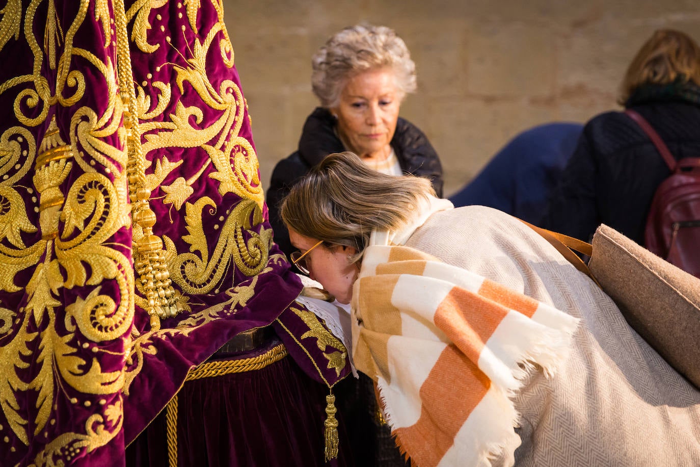 El besapié a Nuestro Padre Jesús de Orihuela, en imágenes