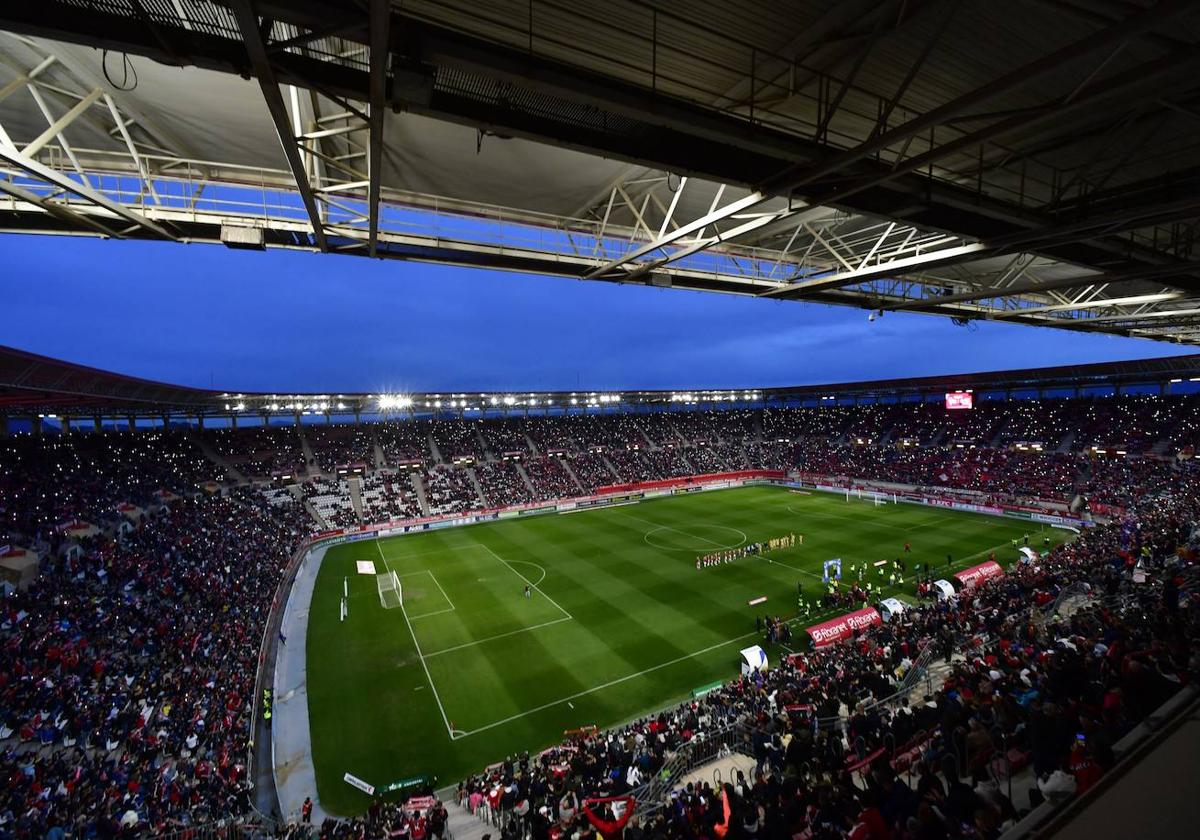 La afición grana roza el lleno en el Estadio Enrique Roca | La Verdad