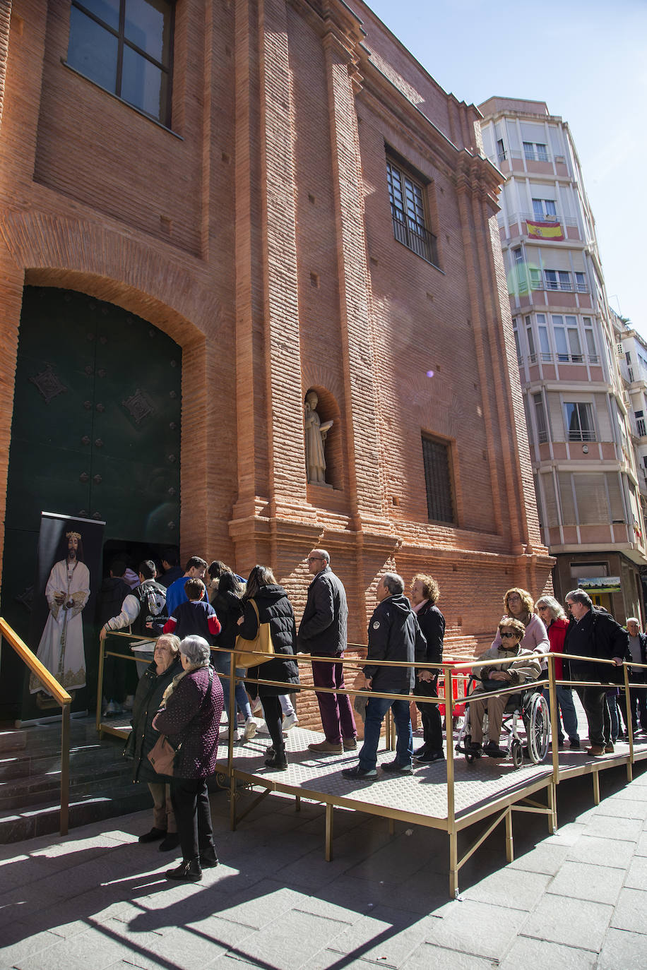 El besapié del Cristo de Medinaceli en Cartagena, en imágenes