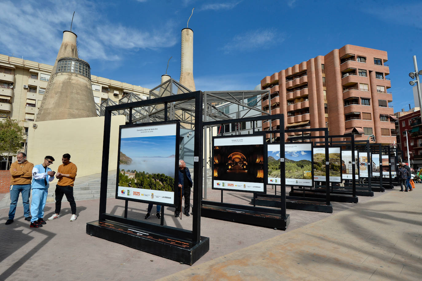 Elche acoge una exposición fotográfica que muestra los encantos del nordeste de la Región