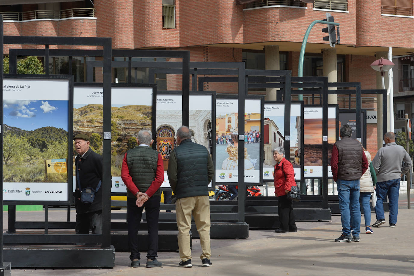 Elche acoge una exposición fotográfica que muestra los encantos del nordeste de la Región