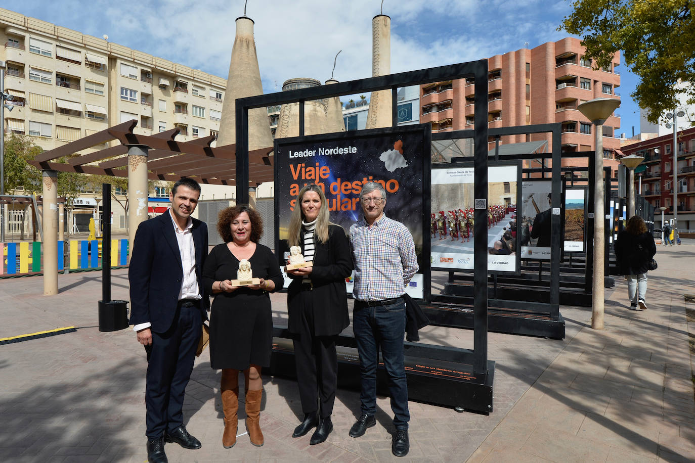 Elche acoge una exposición fotográfica que muestra los encantos del nordeste de la Región