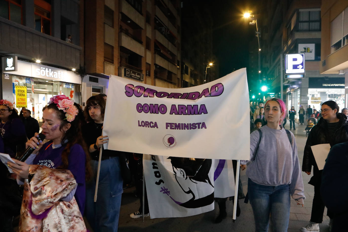 La manifestación del Día de la Mujer en Lorca, en imágenes