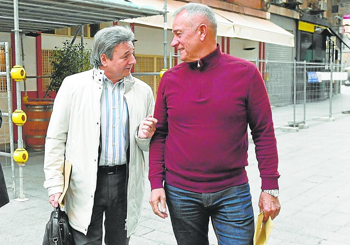 Agustín Ramos, izquierda, y Felipe Moreno, tras la comida en el Morales en la que firmaron su acuerdo el pasado miércoles.