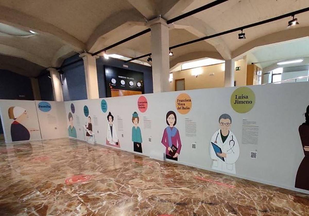 Exposición '8 Murcianas en Ciencia'.