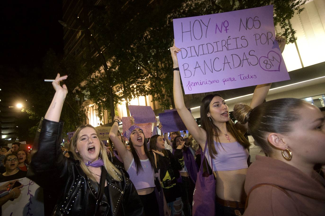 La manifestación del Día de la Mujer en Murcia, en imágenes