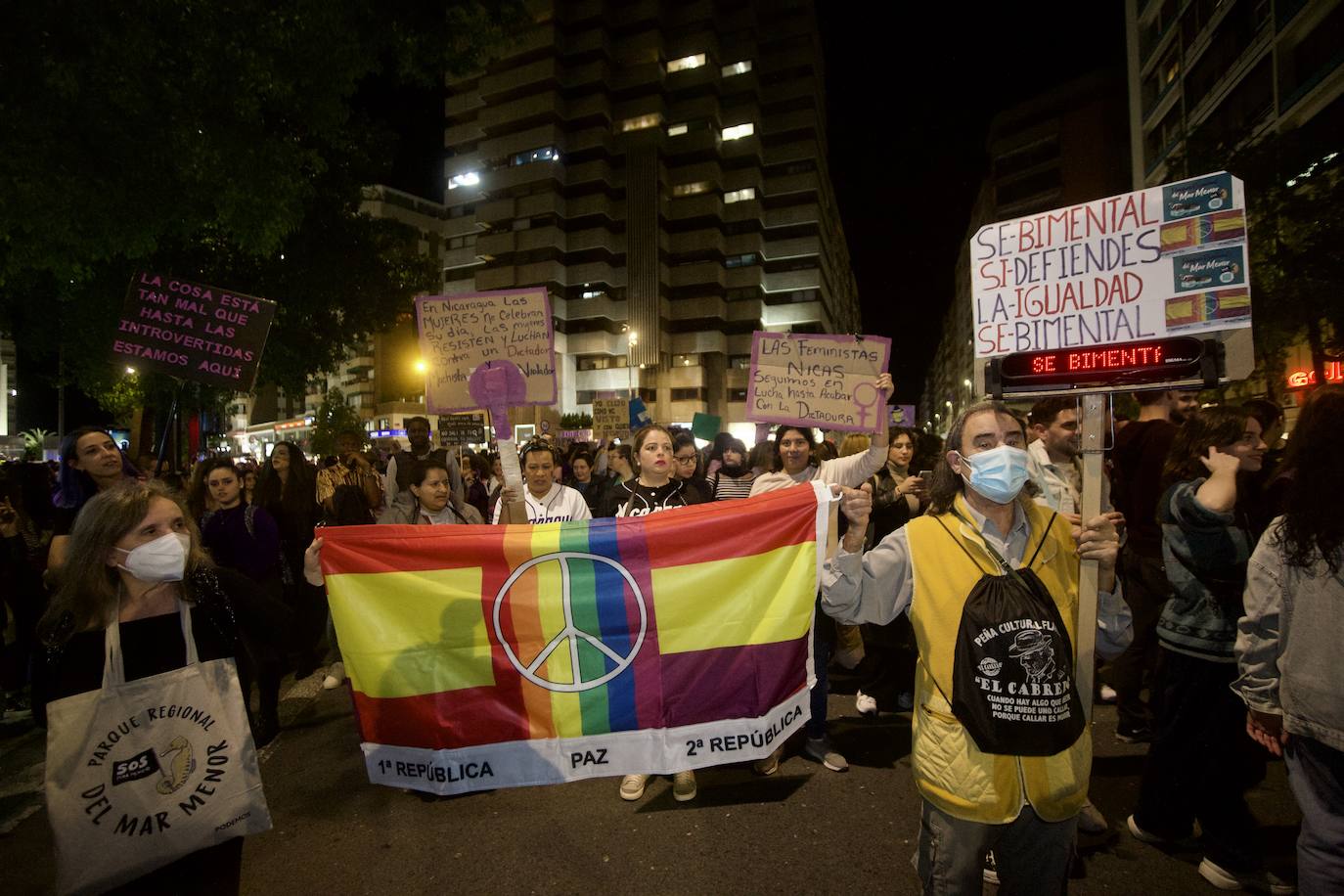 La manifestación del Día de la Mujer en Murcia, en imágenes