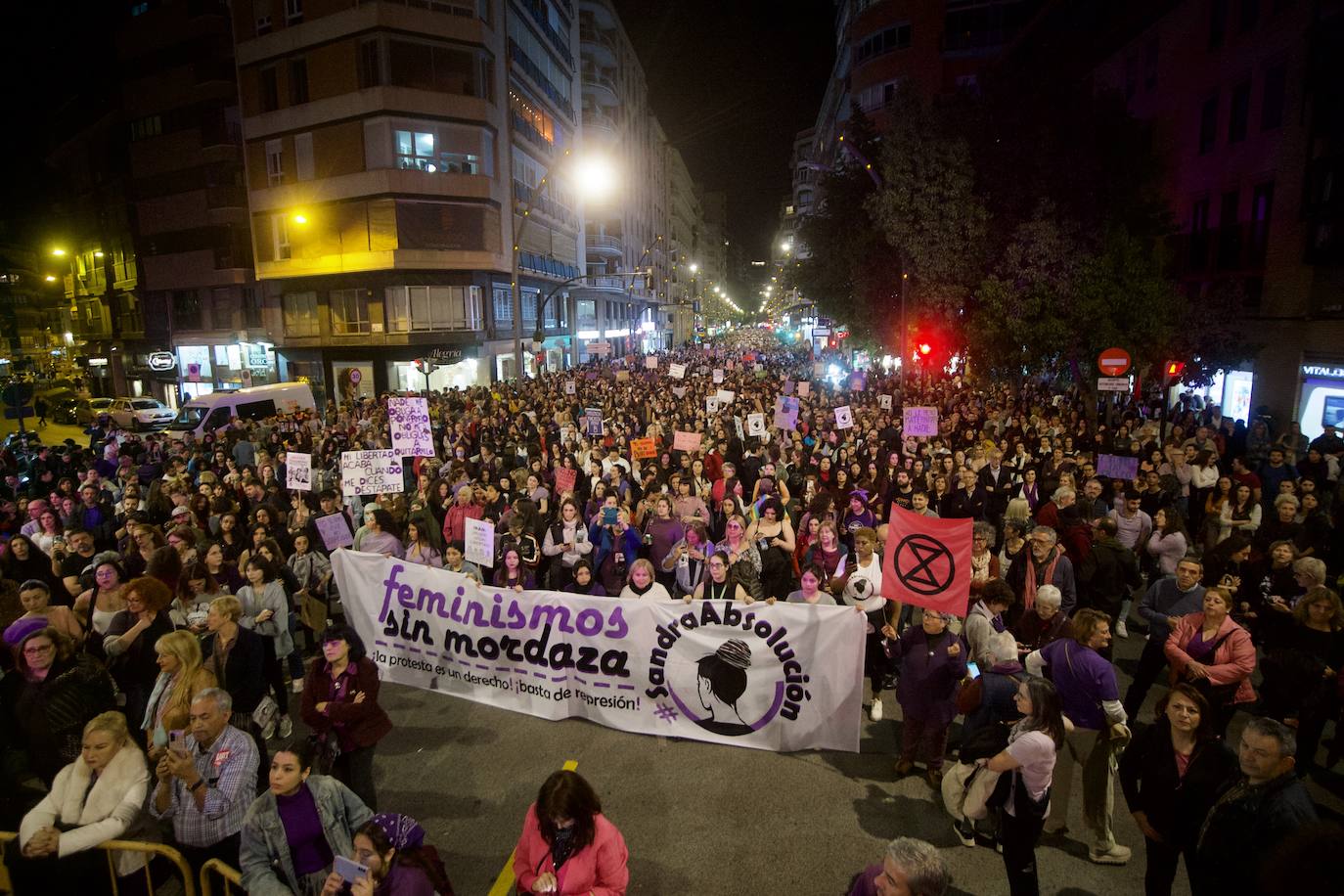 La manifestación del Día de la Mujer en Murcia, en imágenes