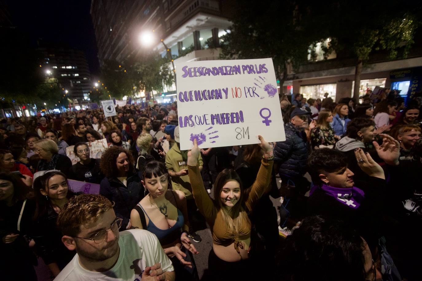 La manifestación del Día de la Mujer en Murcia, en imágenes