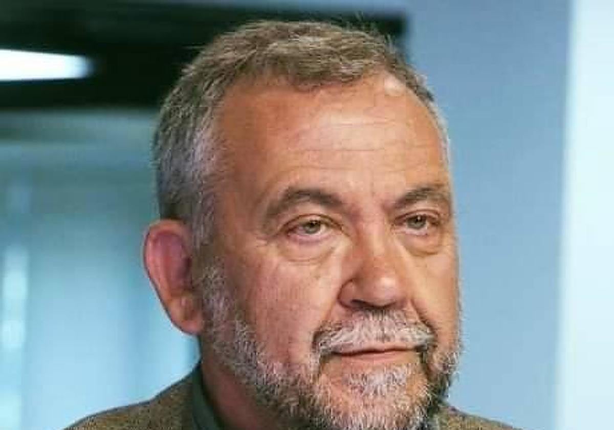 La dimisión de Andrés Navarro como secretario general deja al PSOE descabezado