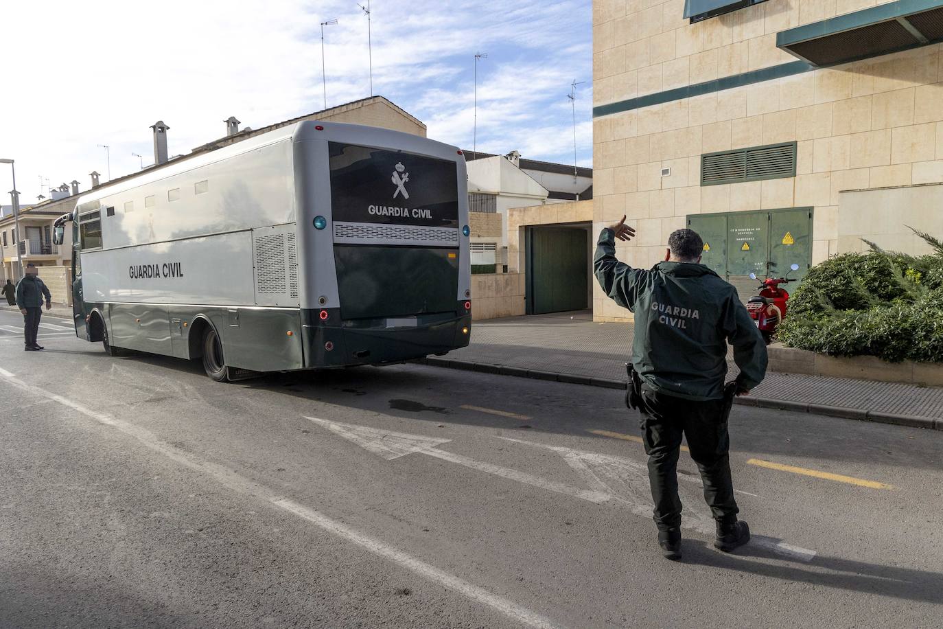 Llegada al juzgado de los detenidos de la &#039;banda de las gasolineras&#039;