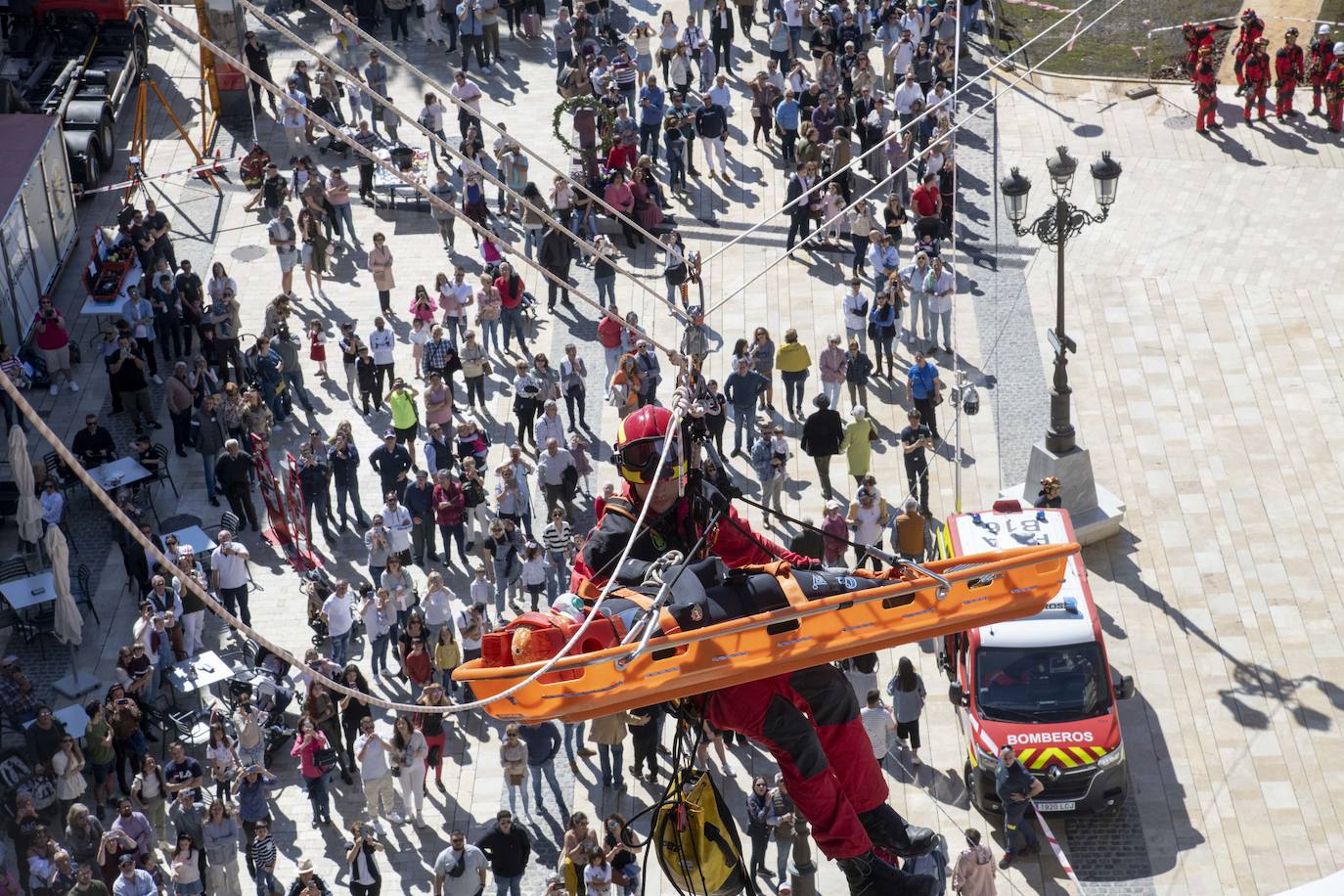 Exhibición de los bomberos de Cartagena