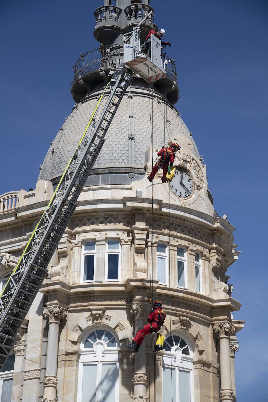 Exhibición de los bomberos de Cartagena