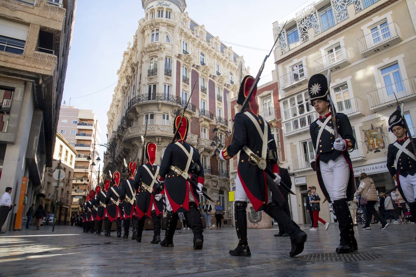 Los granaderos marrajos honran la gesta del militar Martín Álvarez