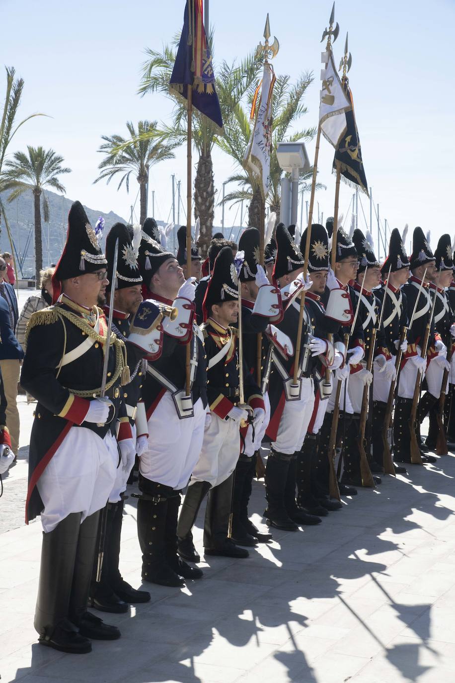 Los granaderos marrajos honran la gesta del militar Martín Álvarez