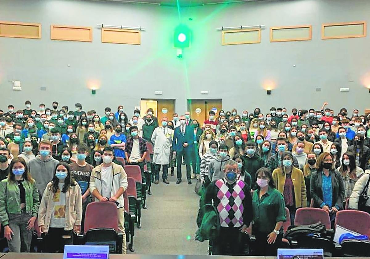 Estudiantes participantes en el evento 'Unistem Day 2023', en el Hospital Virgen de la Arrixaca.