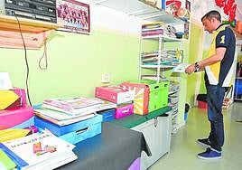 Banco de libros del colegio Nuestra Señora de Los Ángeles, en El Esparragal.