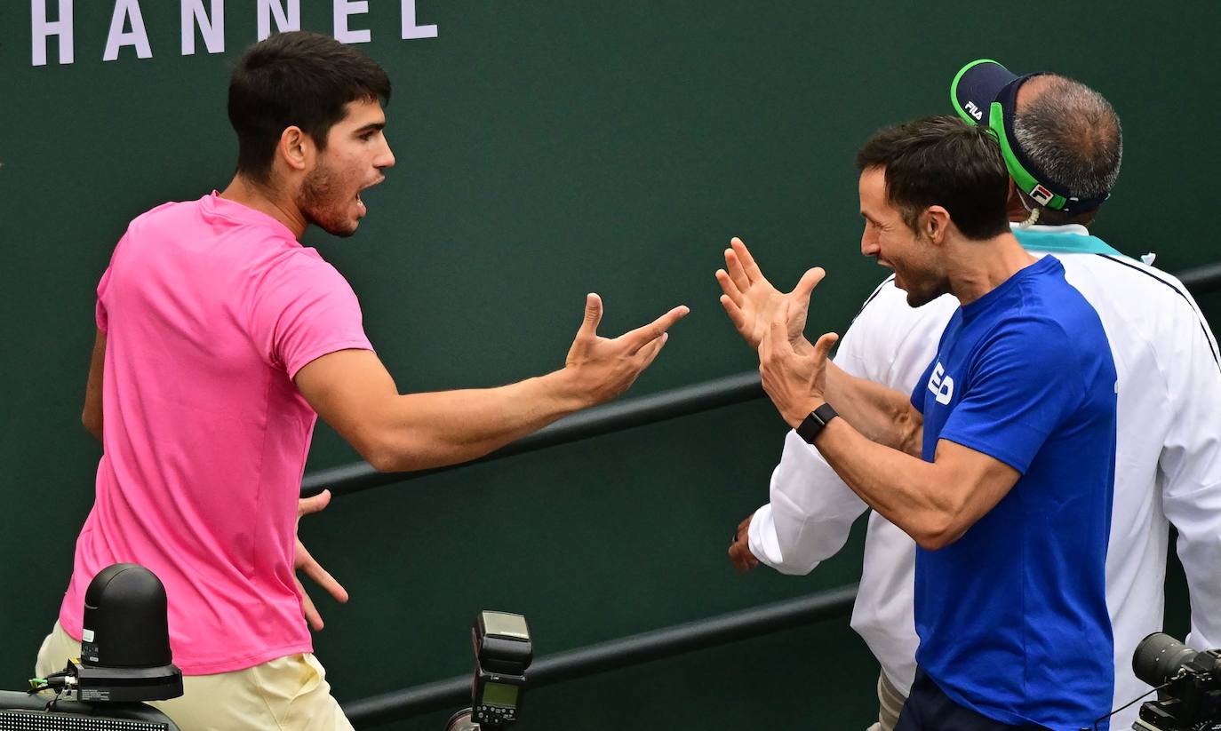 El triunfo de Carlos Alcaraz ante Medvedev en Indian Wells, en imágenes