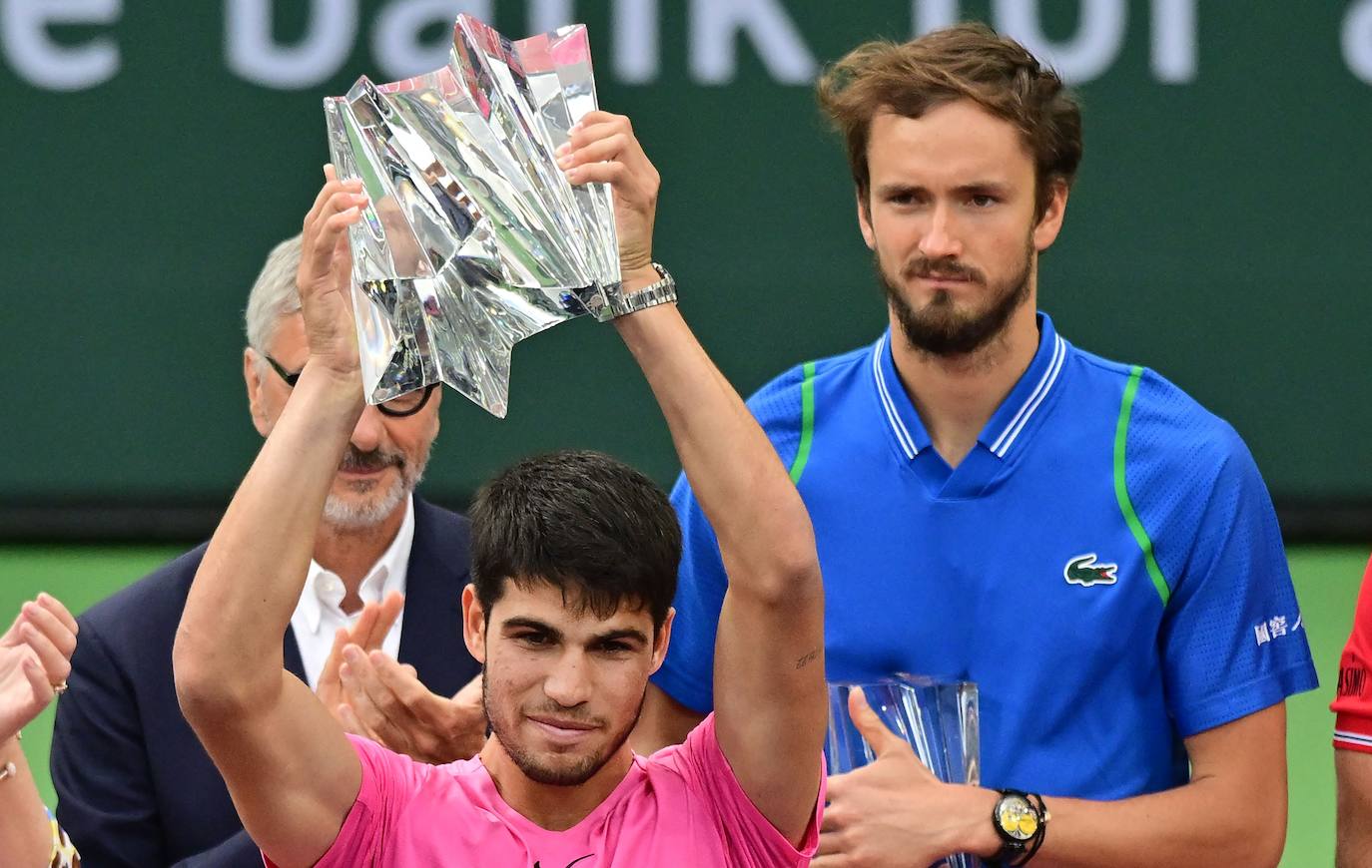 El triunfo de Carlos Alcaraz ante Medvedev en Indian Wells, en imágenes