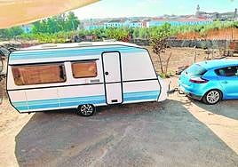 Imagen de la caravana sustraída cedida por los propietarios para intentar localizarla.