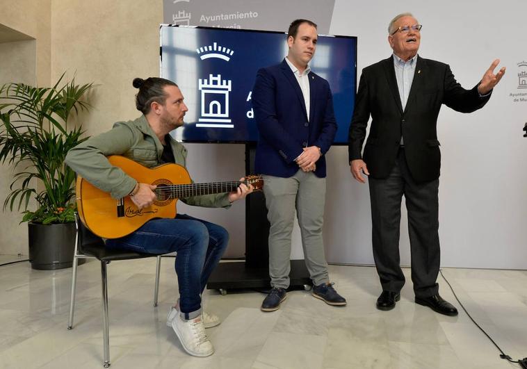 Los Cardosos (de pie), este miércoles, en su presentación como pregoneros.