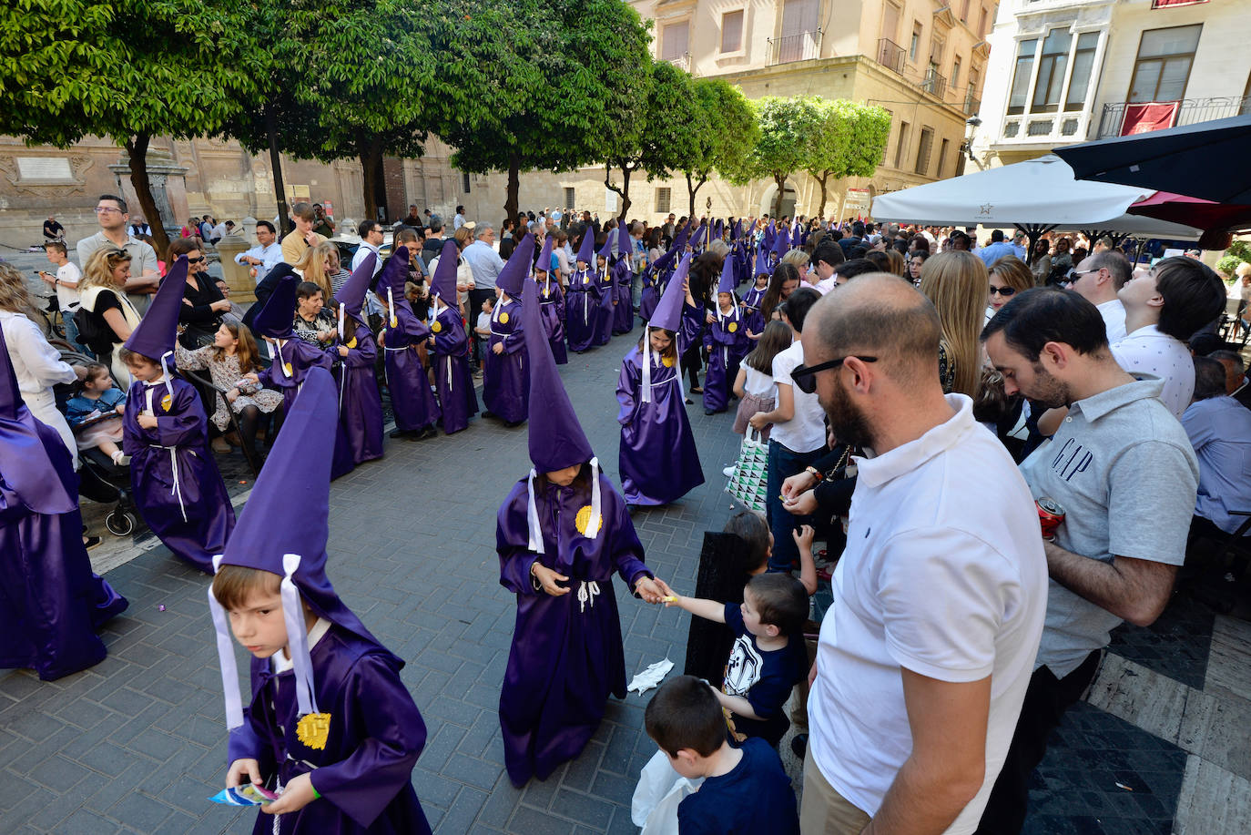 La Procesión del Ángel recorre el centro de Murcia