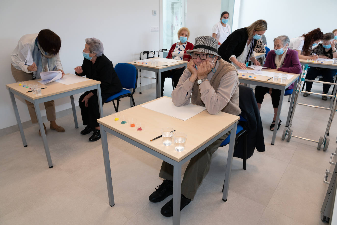 Arte para estimular a las personas que sufren deterioro cognitivo en Lorca