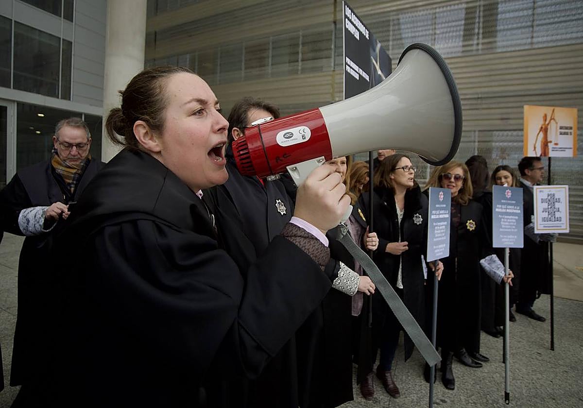 Protesta de los letrados en la Ciudad de la Justicia de Murcia, en una imagen de archivo.