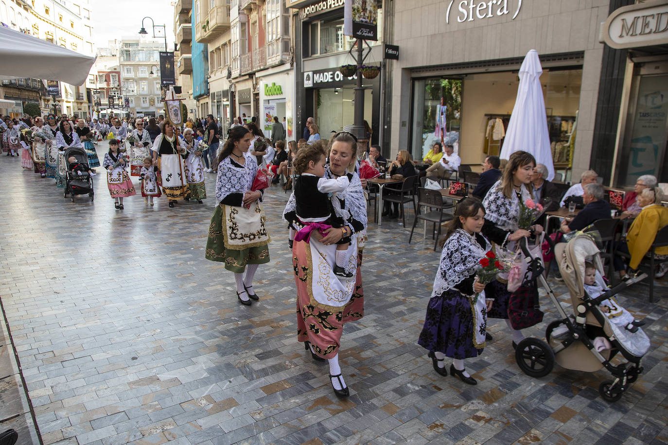 La ofrenda a la Virgen de la Caridad de Cartagena, en imágenes
