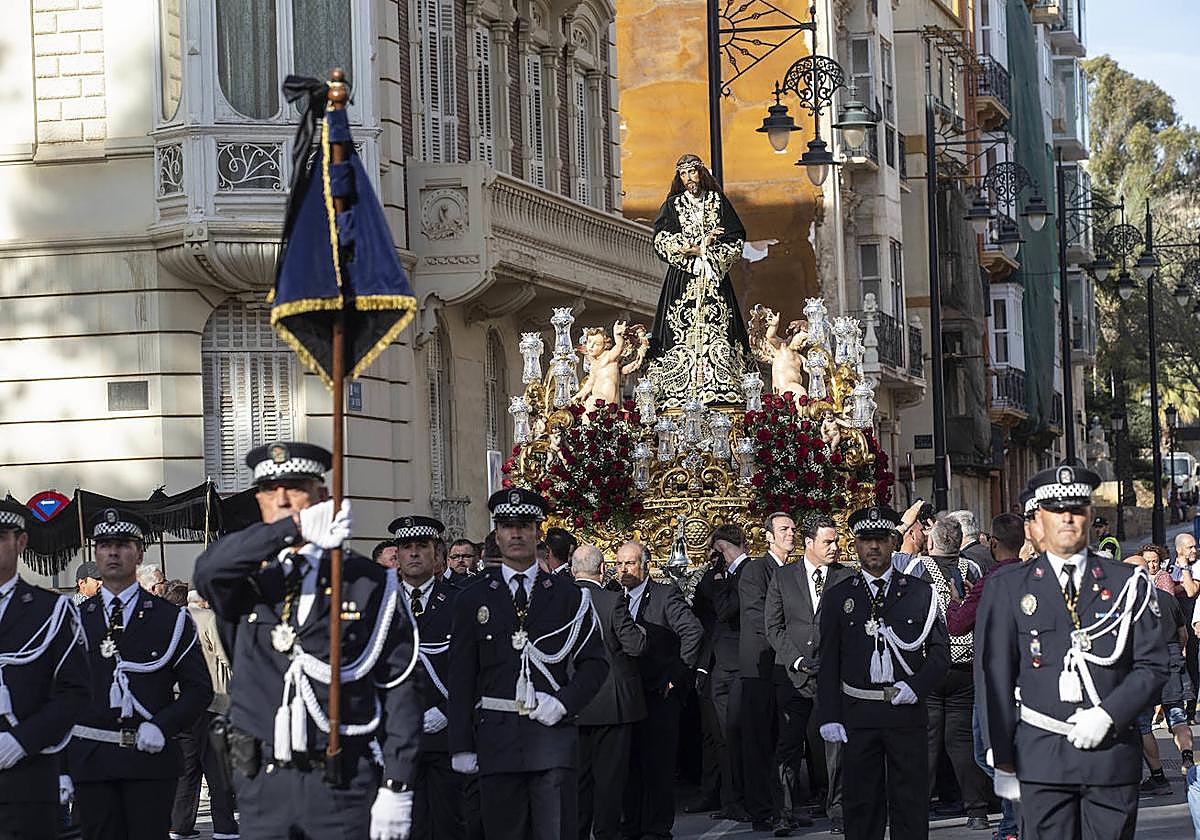 El vía crucis del Cristo de la Divina Misericordia de Cartagena, en imágenes