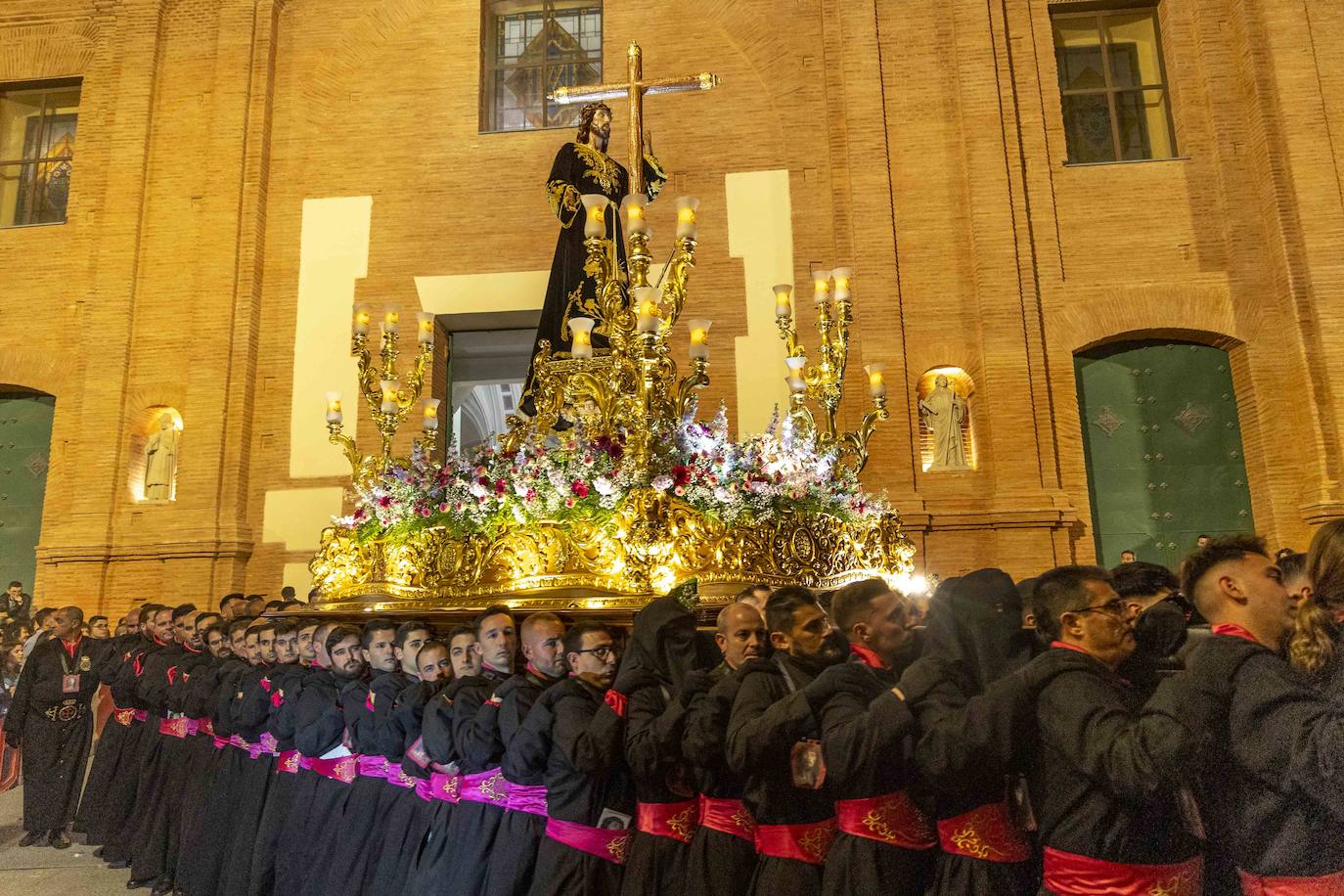La procesión de los californios en Viernes Santo, en imágenes