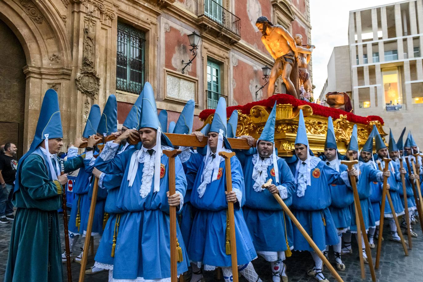 La procesión del Viernes de Dolores en Murcia, en imágenes