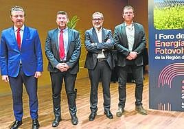 El presidente de la Fremm, Alfonso Hernández; el concejal de Hacienda de Molina de Segura, José de Haro; el presidente de Aremur, Francisco Espín, y el representante de Ucomur, Miguel Ángel Mena.