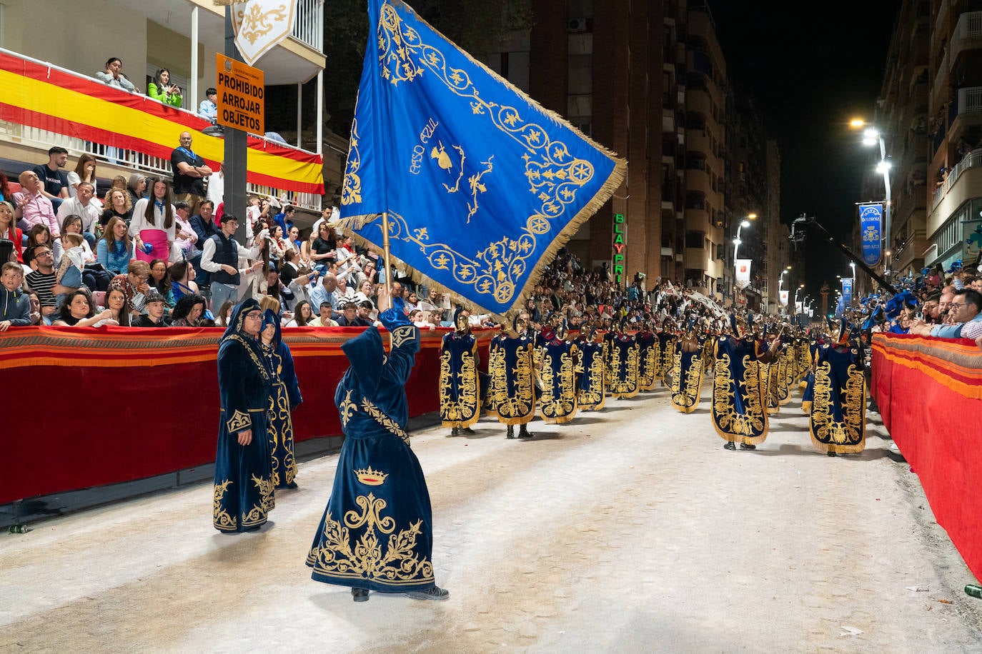 El fervor azul ante la Virgen de los Dolores, en imágenes