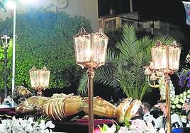 El Desenclavamiento sirvecomo prólogo a la procesióndel Santo Entierro, cortejoprocesional en el que participantodas las cofradías de Lorquí.