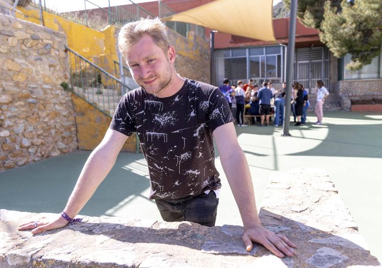 Miguel García, joven con TEA de 21 años: «He tenido que soportar que me señalen y me rechacen. La gente no entiende lo que es el TEA y teme a lo desconocido».