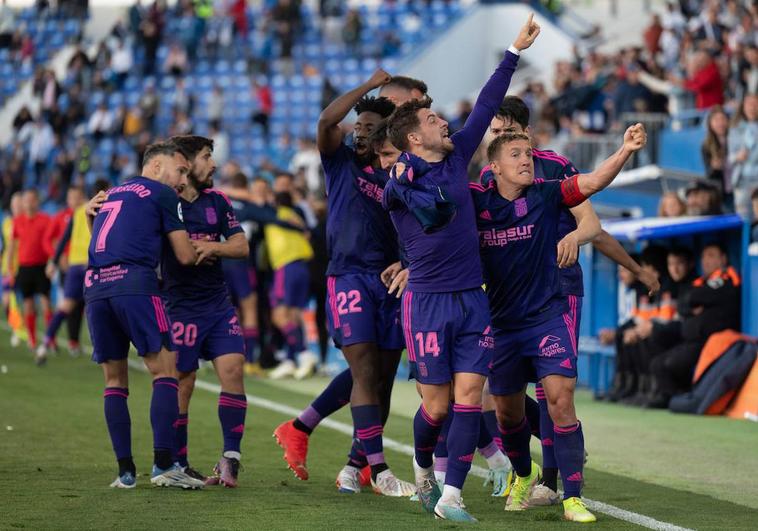 Los jugadores del Efesé celebran el gol de la victoria de Franchu.