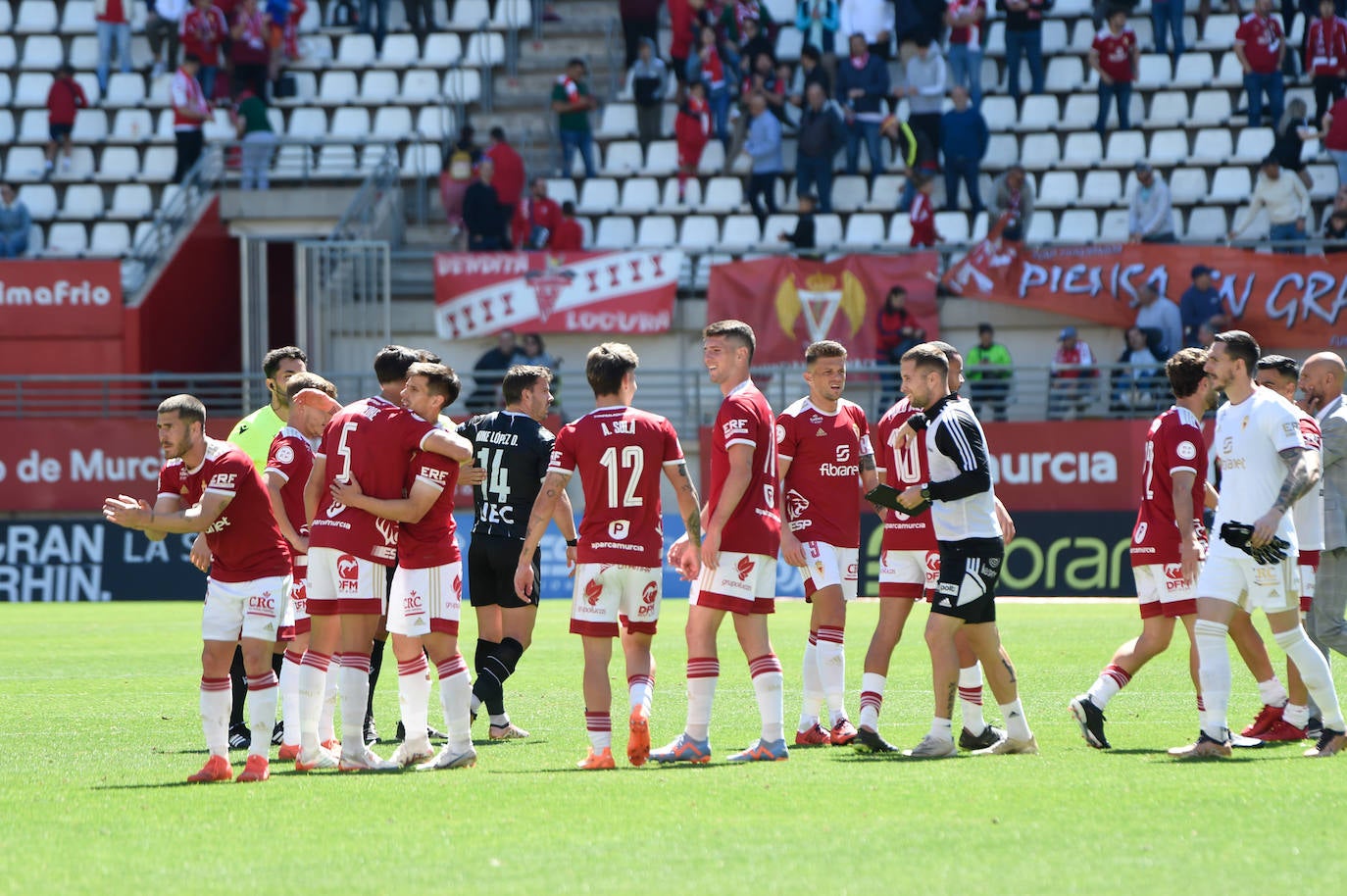 La victoria del Real Murcia frente al Cornellà, en imágenes