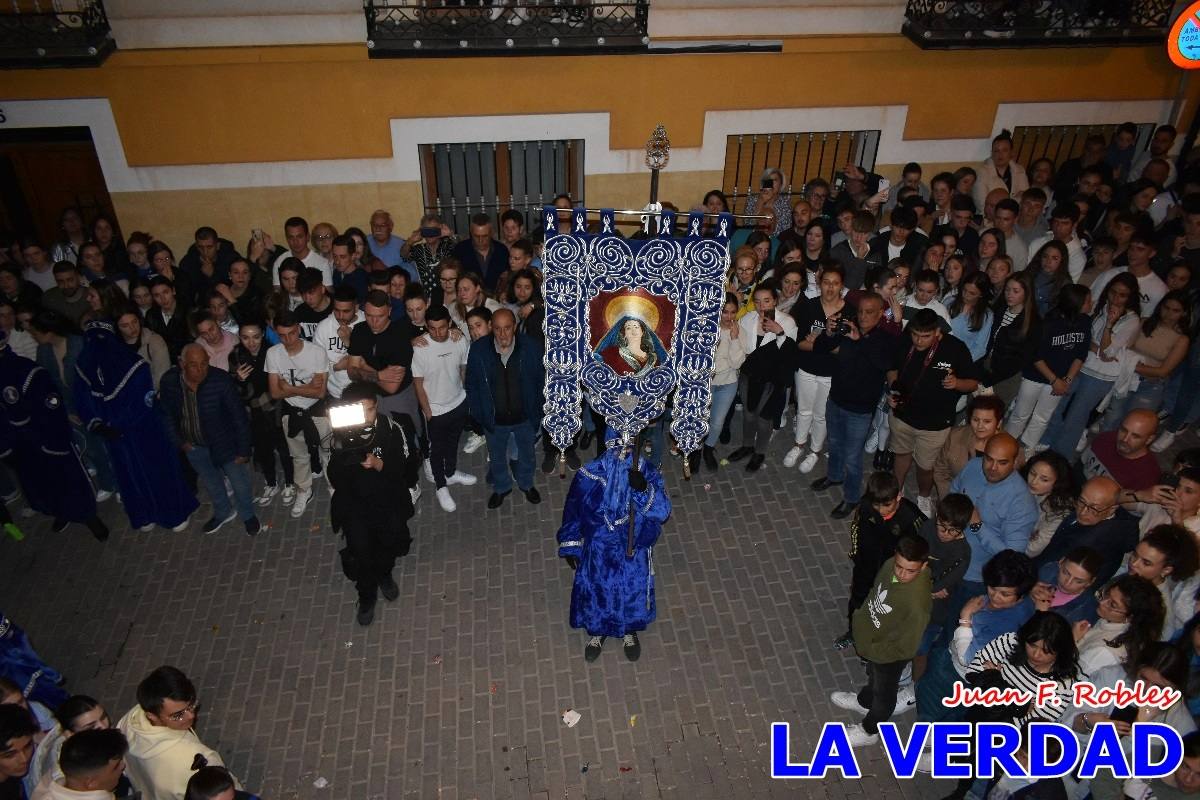 La procesión de la Virgen de los Dolores llena de recogimiento el casco antiguo de Caravaca