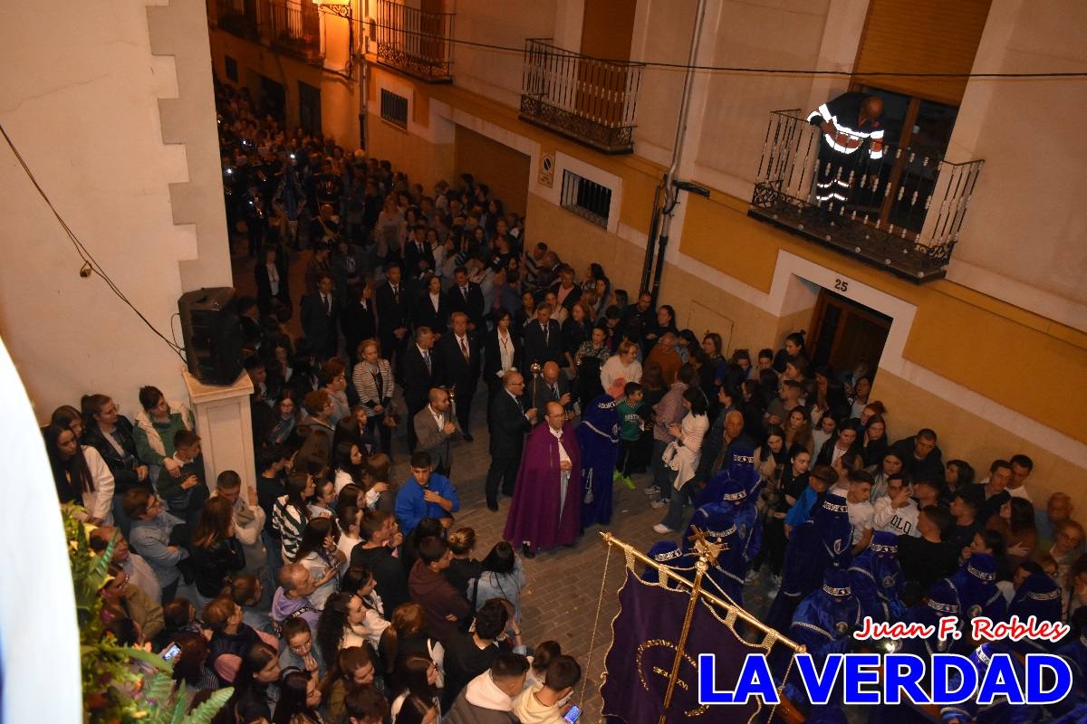 La procesión de la Virgen de los Dolores llena de recogimiento el casco antiguo de Caravaca
