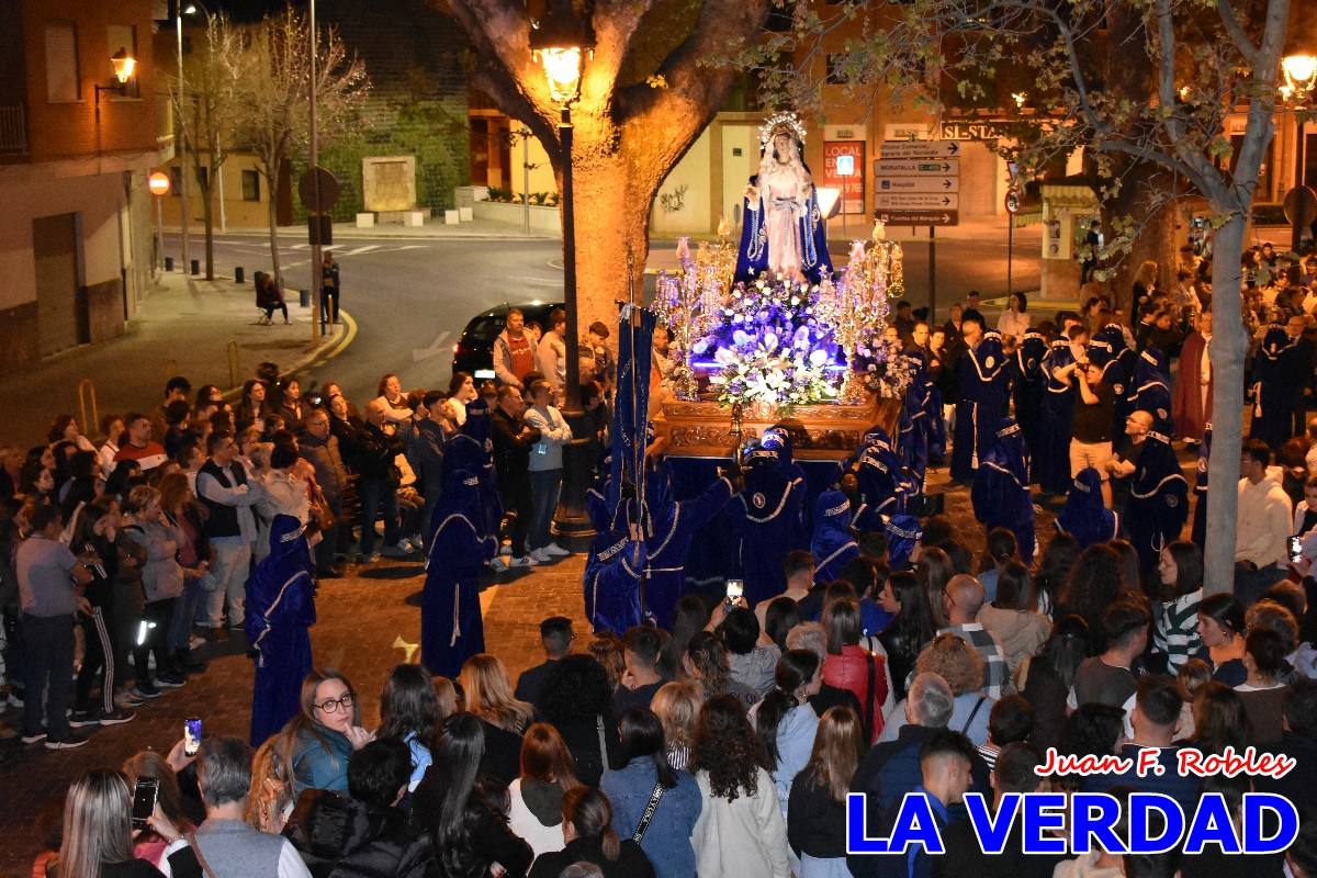 La procesión de la Virgen de los Dolores llena de recogimiento el casco antiguo de Caravaca