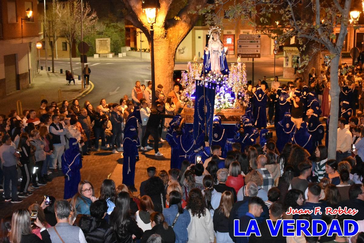 La procesión de la Virgen de los Dolores llena de recogimiento el casco antiguo de Caravaca