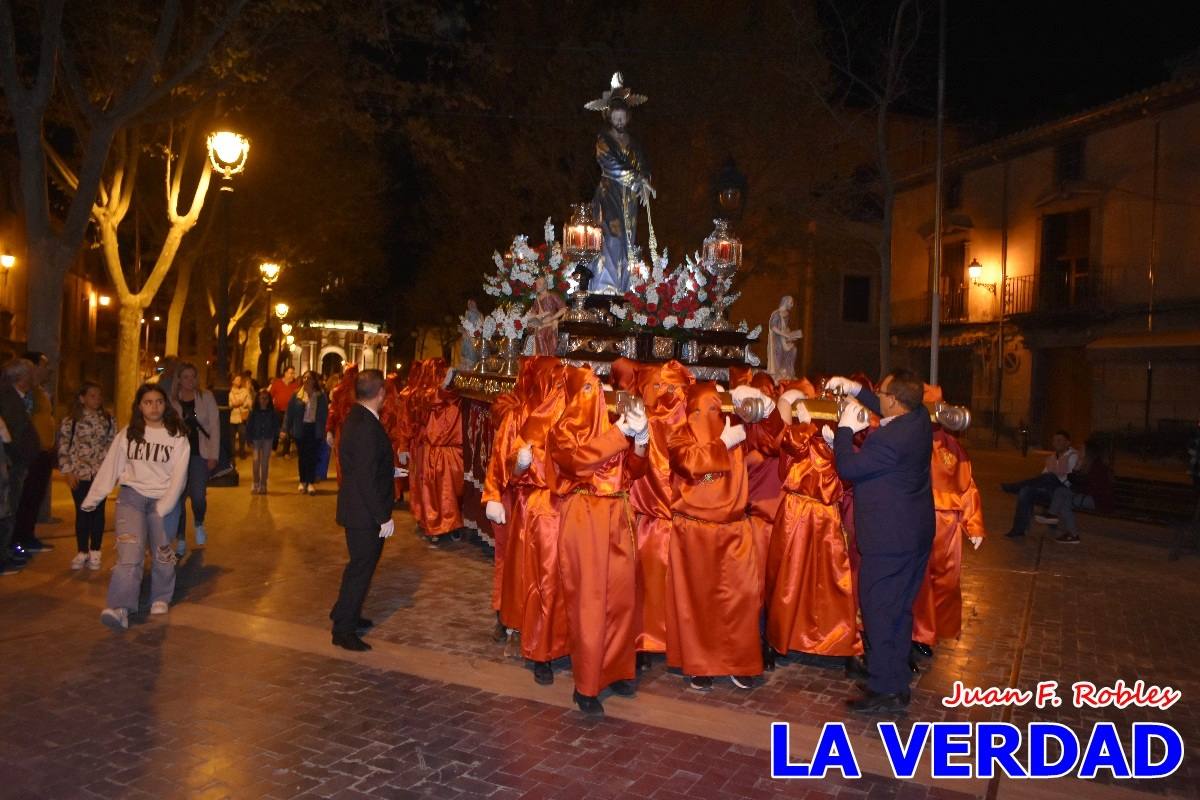 La procesión de la Virgen de los Dolores llena de recogimiento el casco antiguo de Caravaca